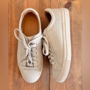 Banana Republic pebbled leather Sneakers